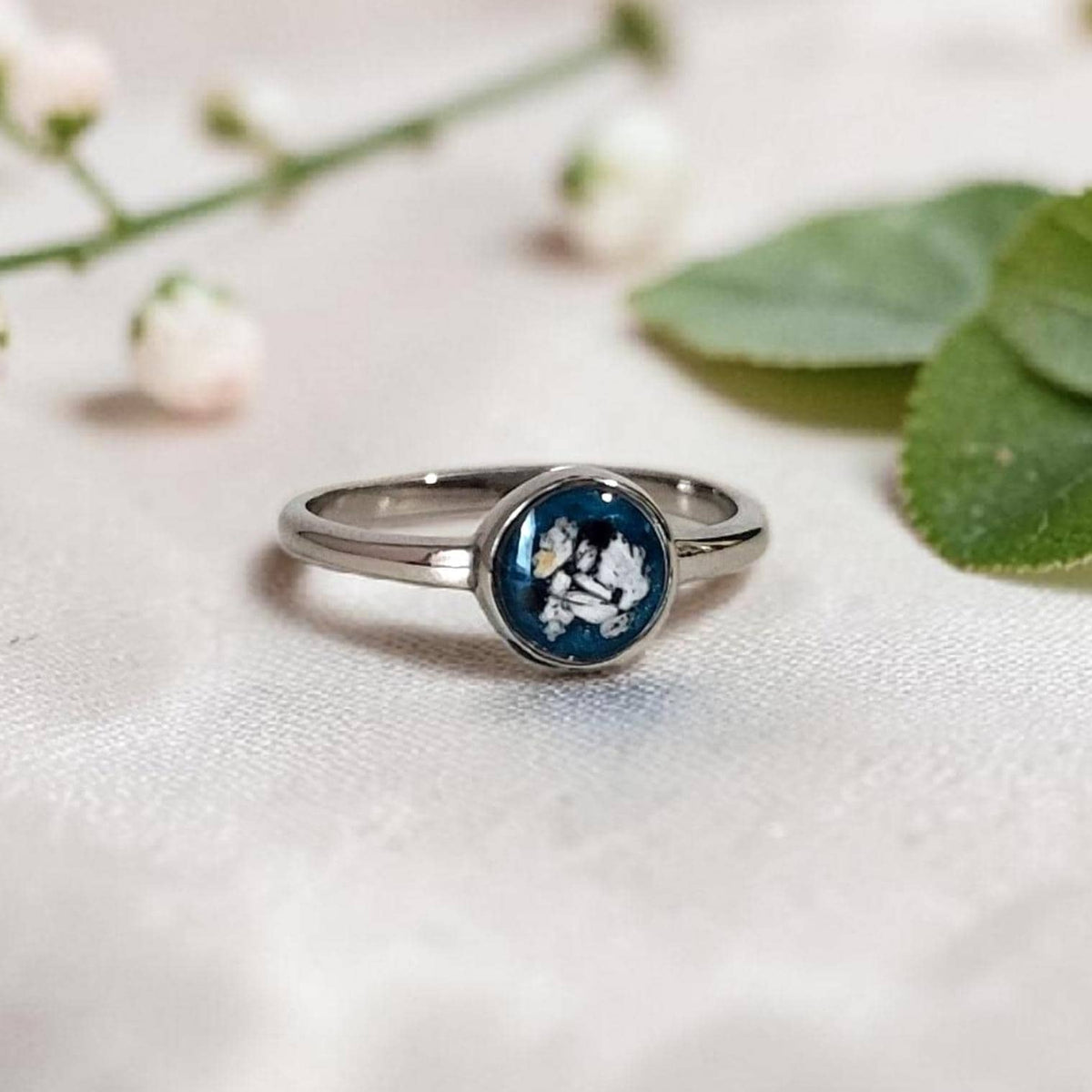 Round Solitaire Cremation Ash Ring - Stainless Steel Memorial Keepsake Jewelry 6mm